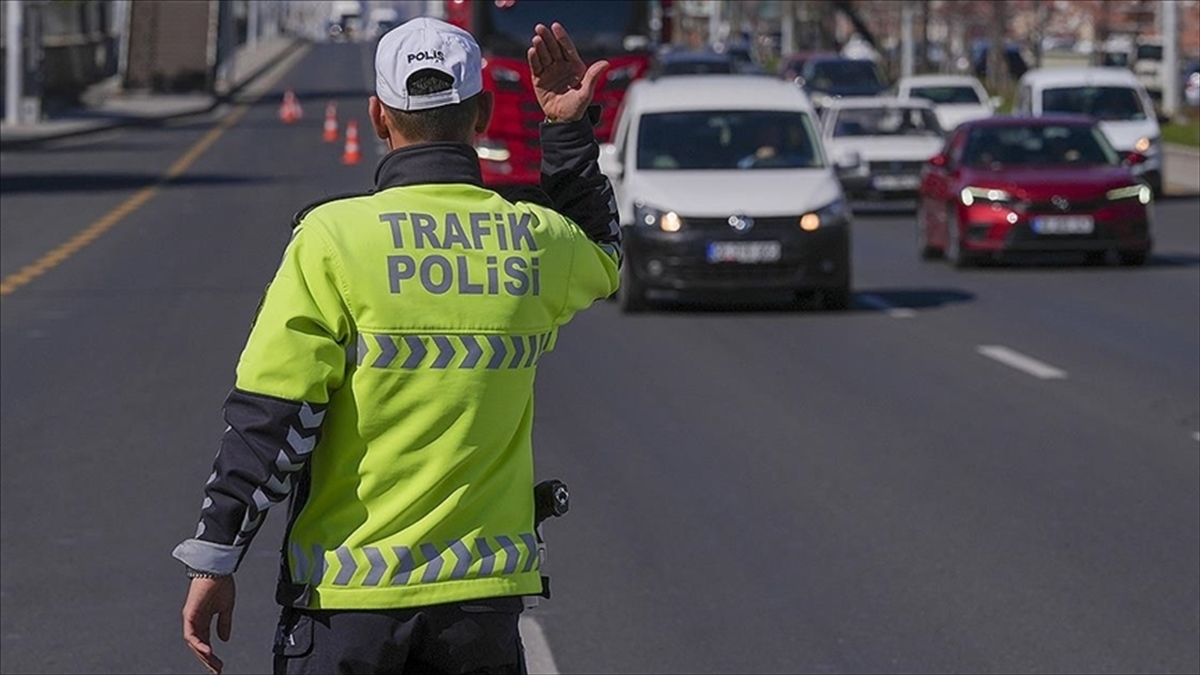 İstanbul’da Bazı Yollar Trafiğe Kapatıldı Haberi