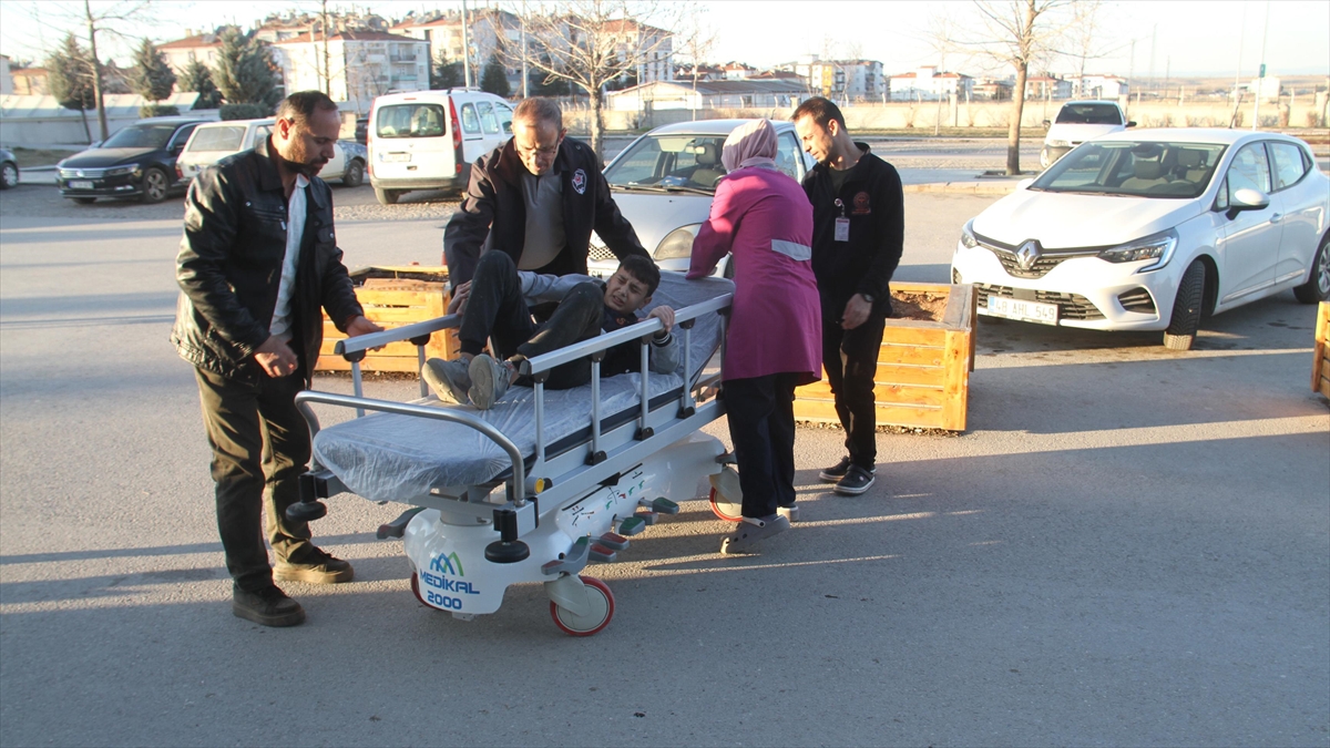 Konya’da Sahipsiz Köpekten Kaçarken Düşen Çocuk Yaralandı Haberi