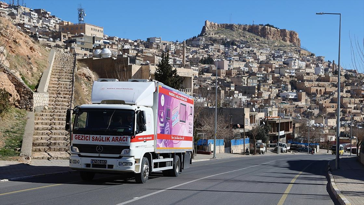 Mobil Mamografi Aracı Erken Tanı Için Kırsaldaki Kadınların Hizmetinde Haberi