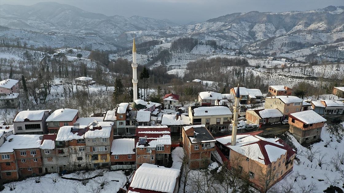 Ordu Ile Samsun Sınırındaki Cadde Üzerinde Oruçlarını Aynı Anda Açtılar Haberi