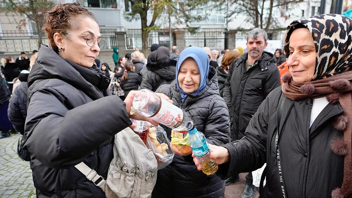 Oruç Baba Türbesi’nde Ramazanın Ilk Iftarına Yoğun Ilgi Haberi