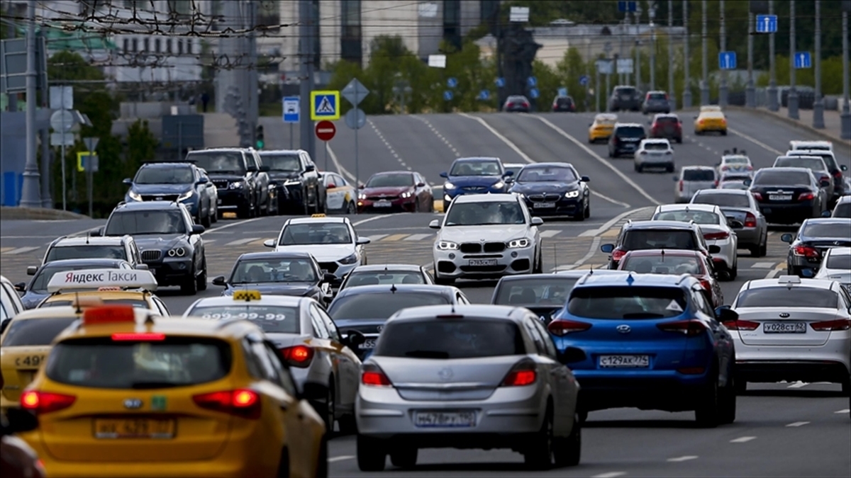 Rusya’da Yeni Otomobil Satışları Mart 2023’Ten Bu Yana Ilk Defa Düştü Haberi