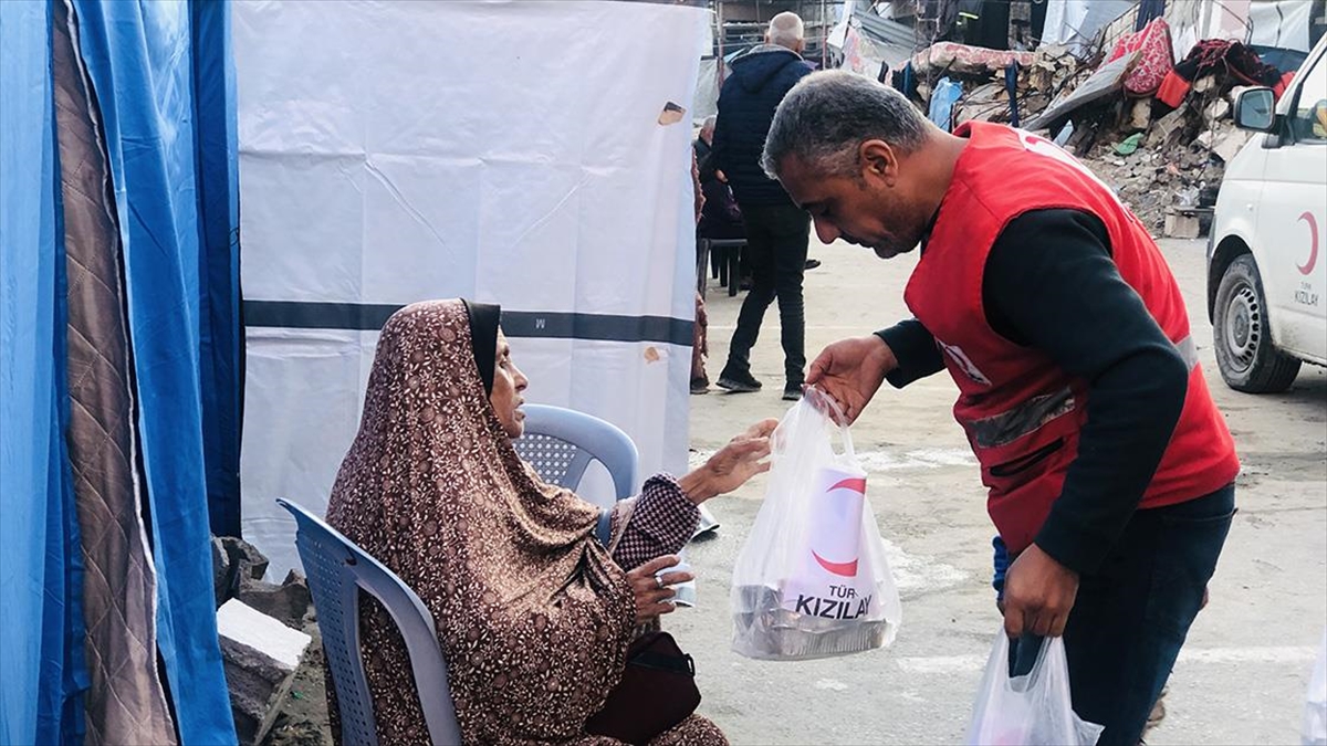 Türk Kızılay Ramazanda Da Gazze’ye Sıcak Yemek Ulaştırıyor Haberi